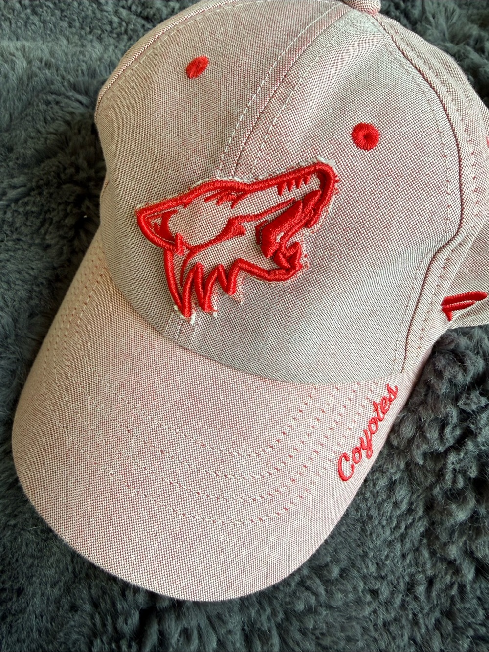 Vintage Pink Women’s NHL Baseball Cap with Red Embroidered Logo snap back NEW
